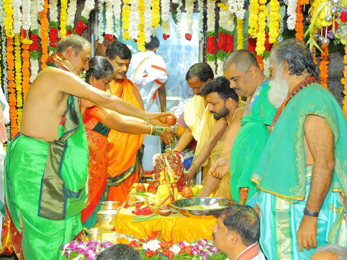 Shiva Kalyanam Mahotsav Celebrations in Raja Rajeshwara Temple - Sakshi