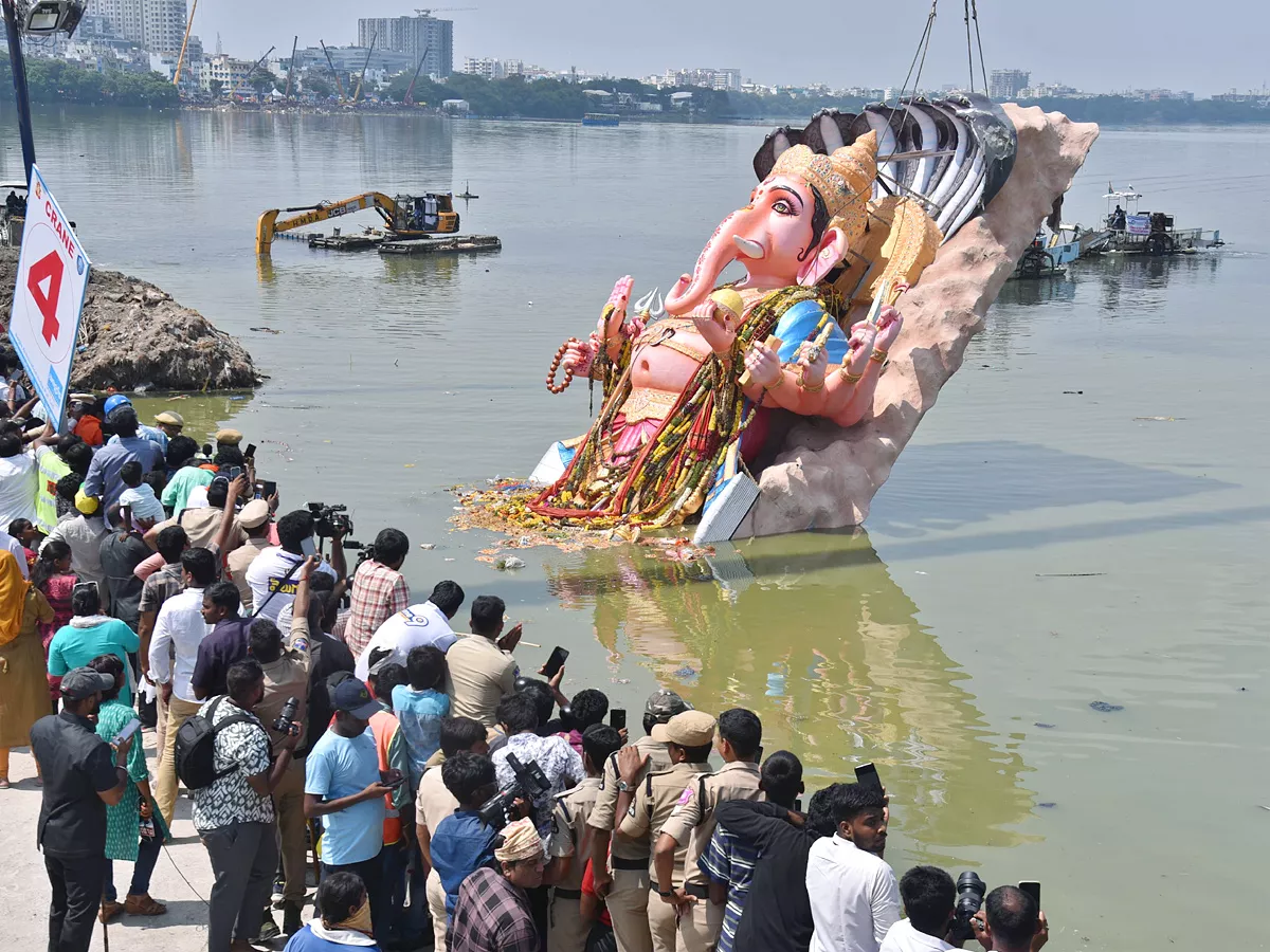 Khairtabad Ganesh Immersion HD Photo Gallery - Sakshi