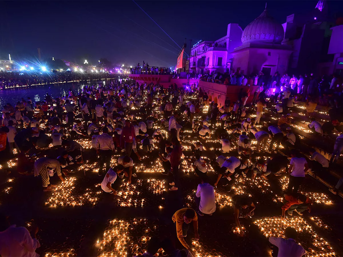 Hindu festival of Diwali in Ayodhya - Sakshi