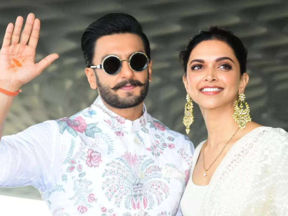 deepika padukone and ranveer singh good news - Sakshi