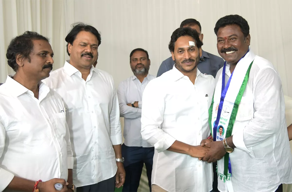 Tdp And Janasena Leaders Joins Ysrcp - Sakshi