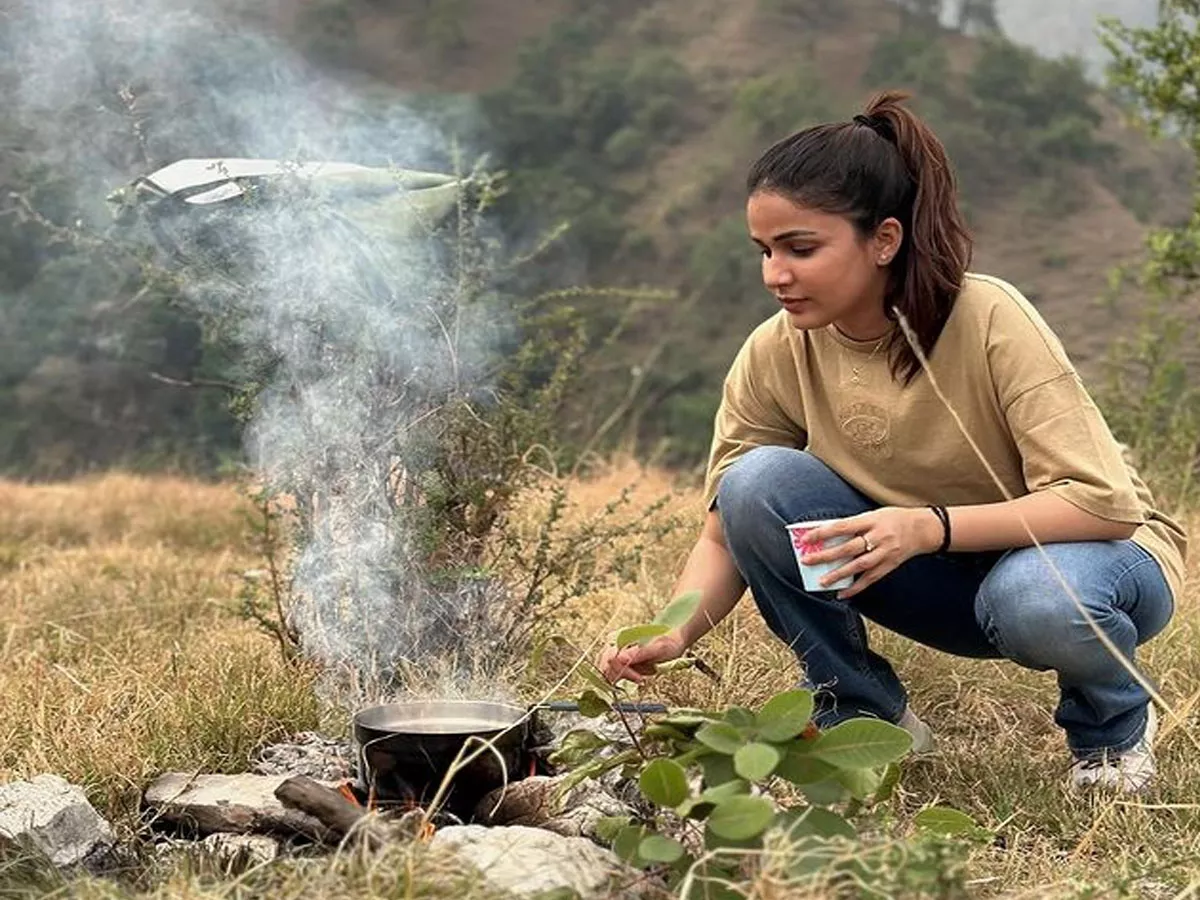 Lavanya Tripathi-Varun Tej Enjoying Vacation, Pics Goes Viral