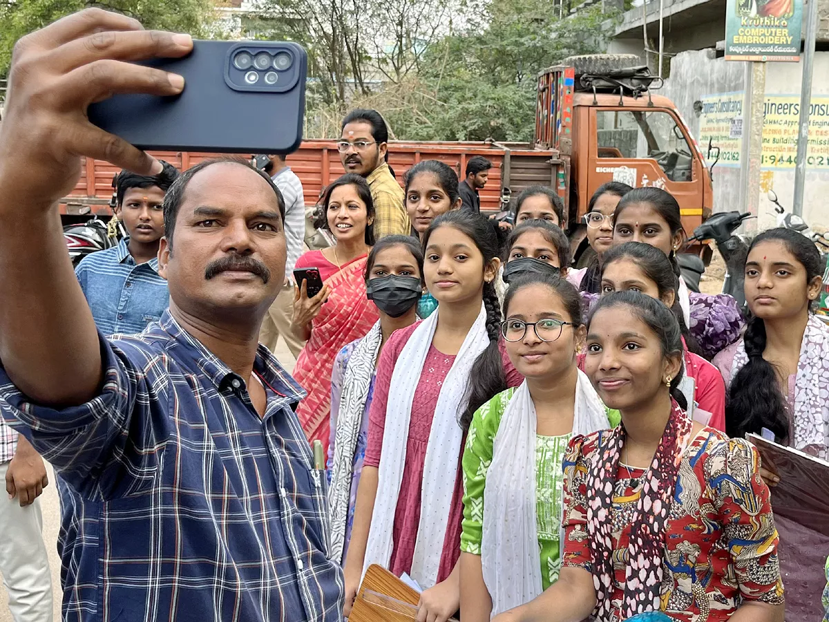 Best Photos of The Day in AP and Telangana Photo Gallery