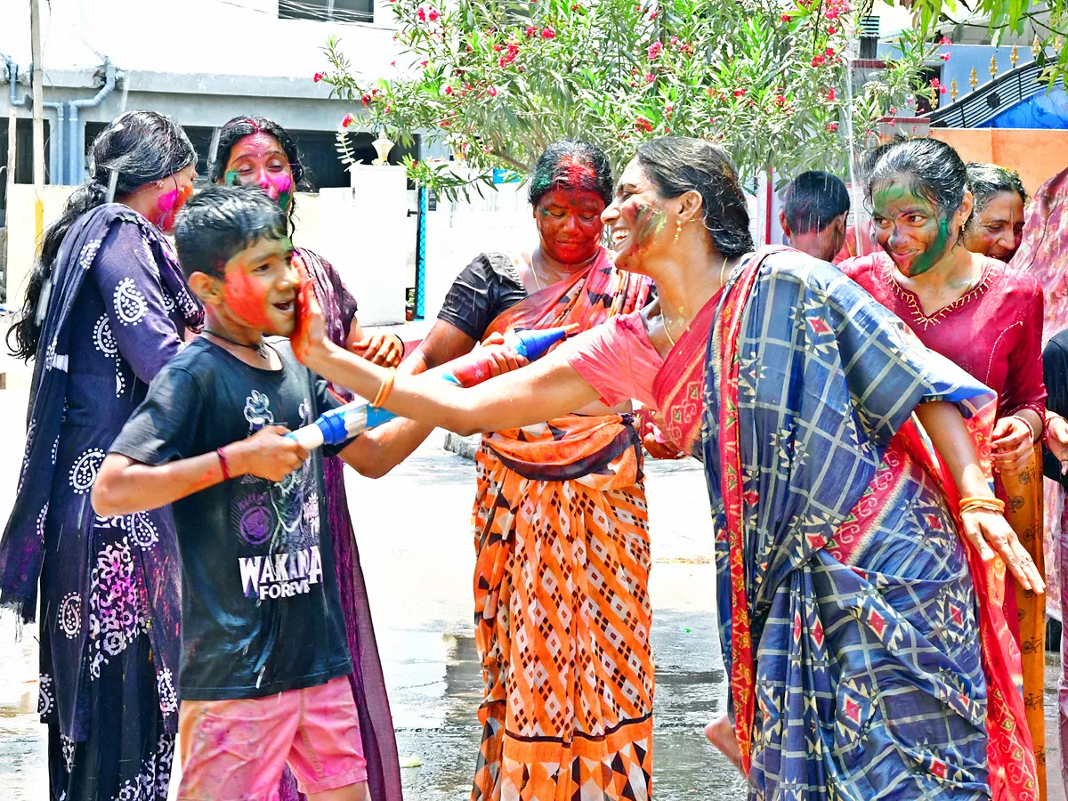 Best Photos of The Day in AP and Telangana Photo Gallery