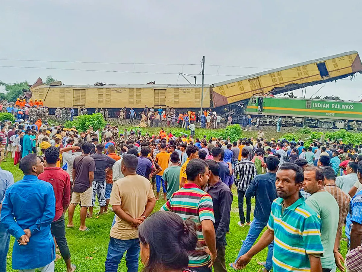 Kanchanjunga Express collided with a goods train photos