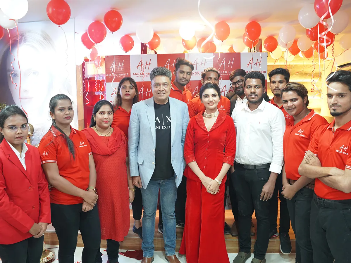 Vijayawada: Actress Varsha launched Amjad Habib Premium Salon Photos