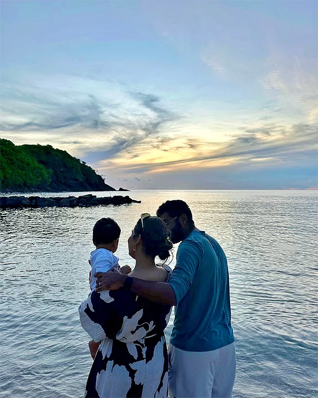 Sports Presenter Sanjana Ganesan Shares Adorable Family Moments