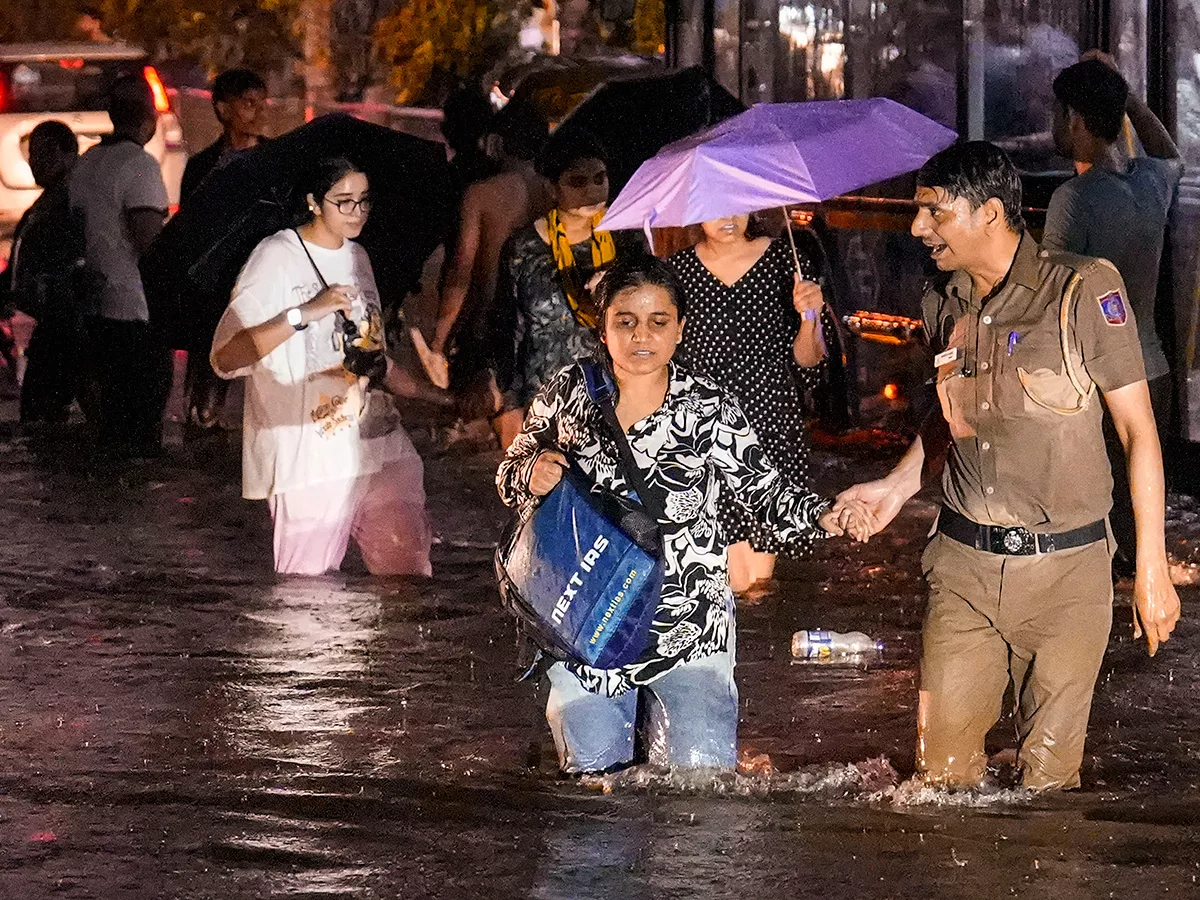 Heavy rainfall in Delhi Photos