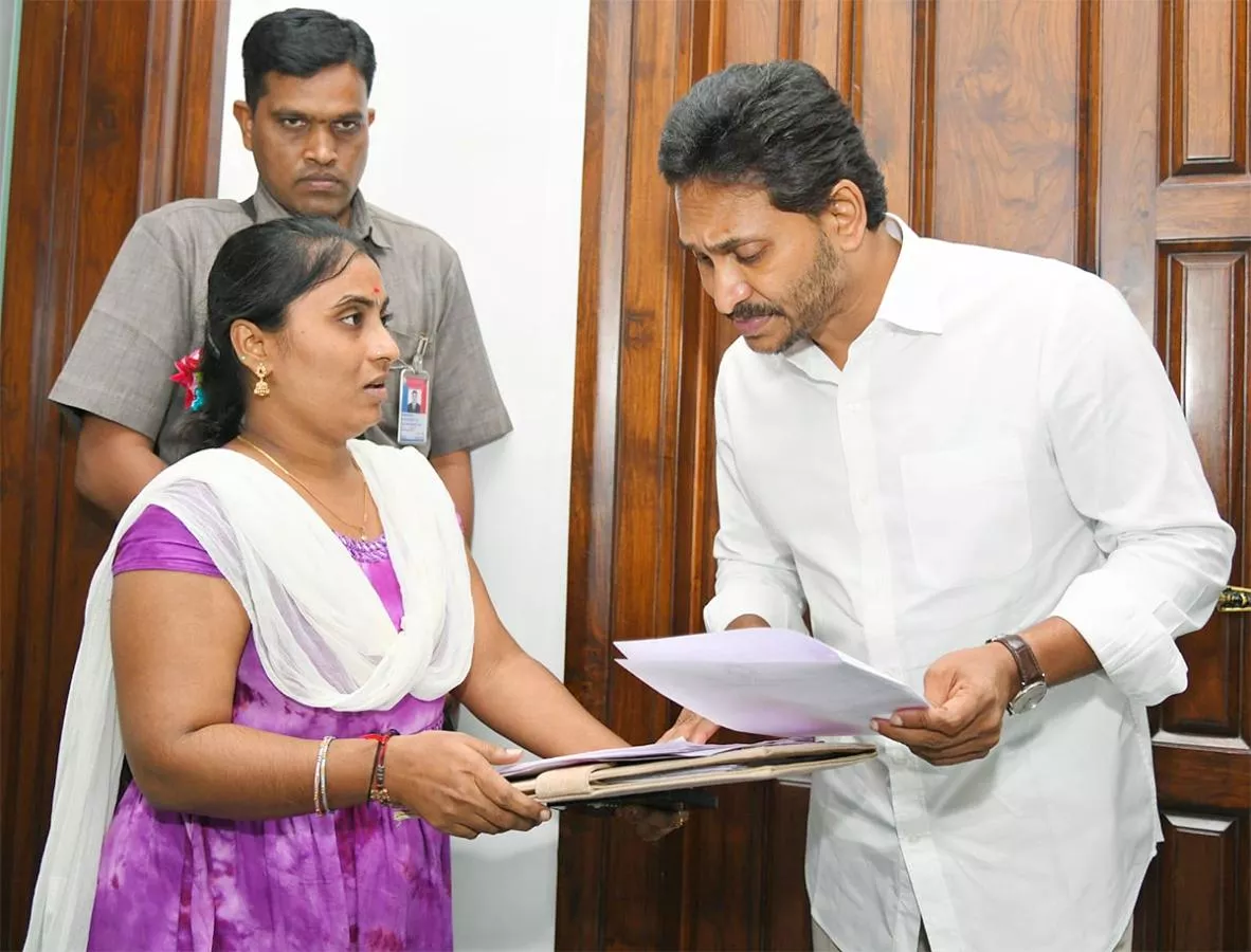 YS Jagan Meets YSRCP Activities At Camp Office Photos