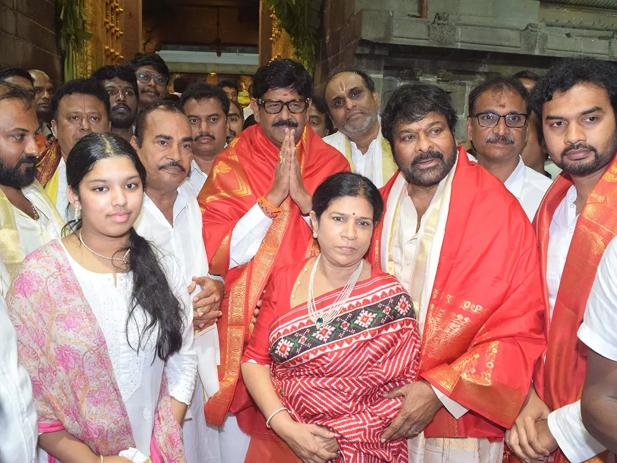 Megastar Chiranjeevi Visited Tirumala with His Family Photos