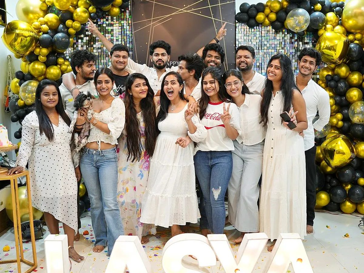 Anchor Lasya Grand Birthday Celebrations With Television stars Photos Goes Viral