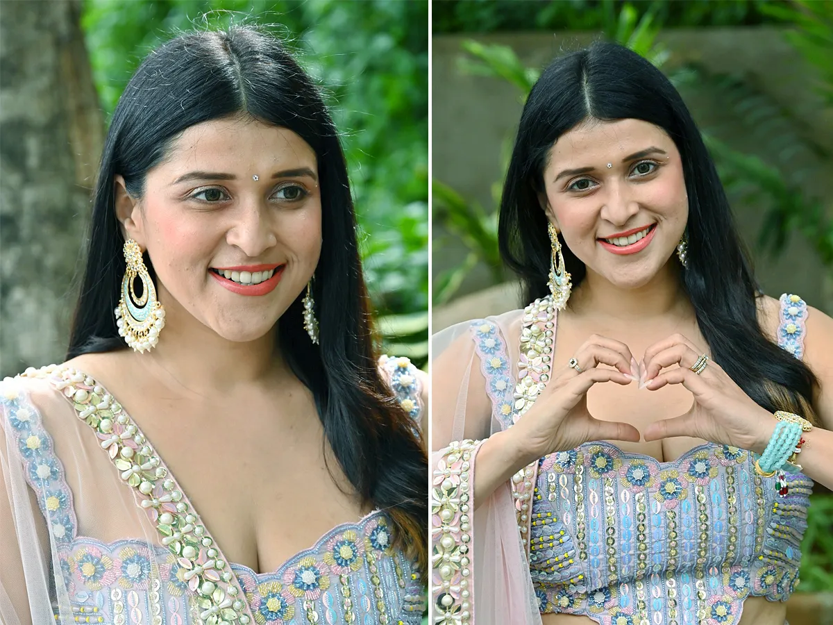 Actress Mannara Chopra Photos