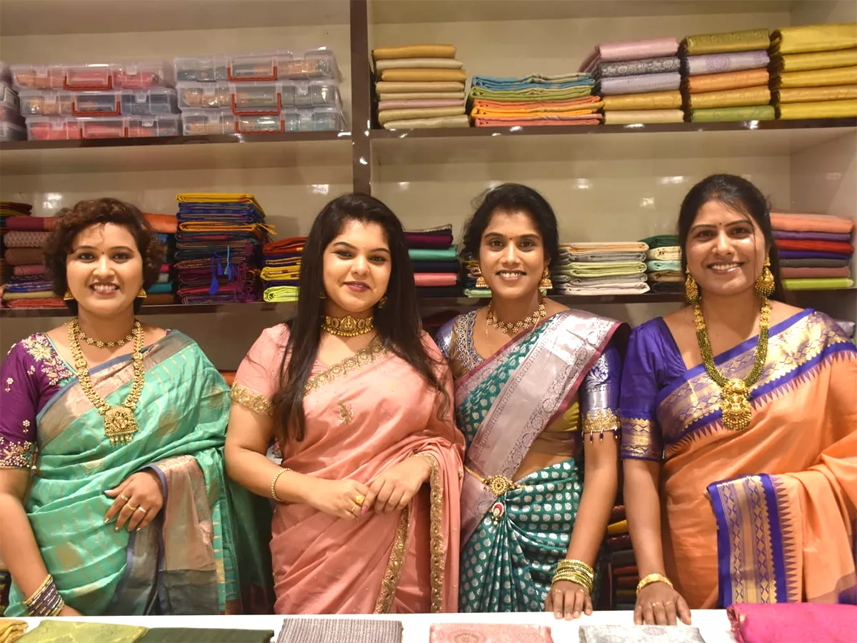 Insta Influencers in Sarees Showroom Opening 