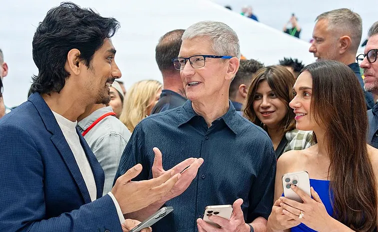 Actors Aditi Rao, Siddharth meet Apple boss Tim Cook Photos