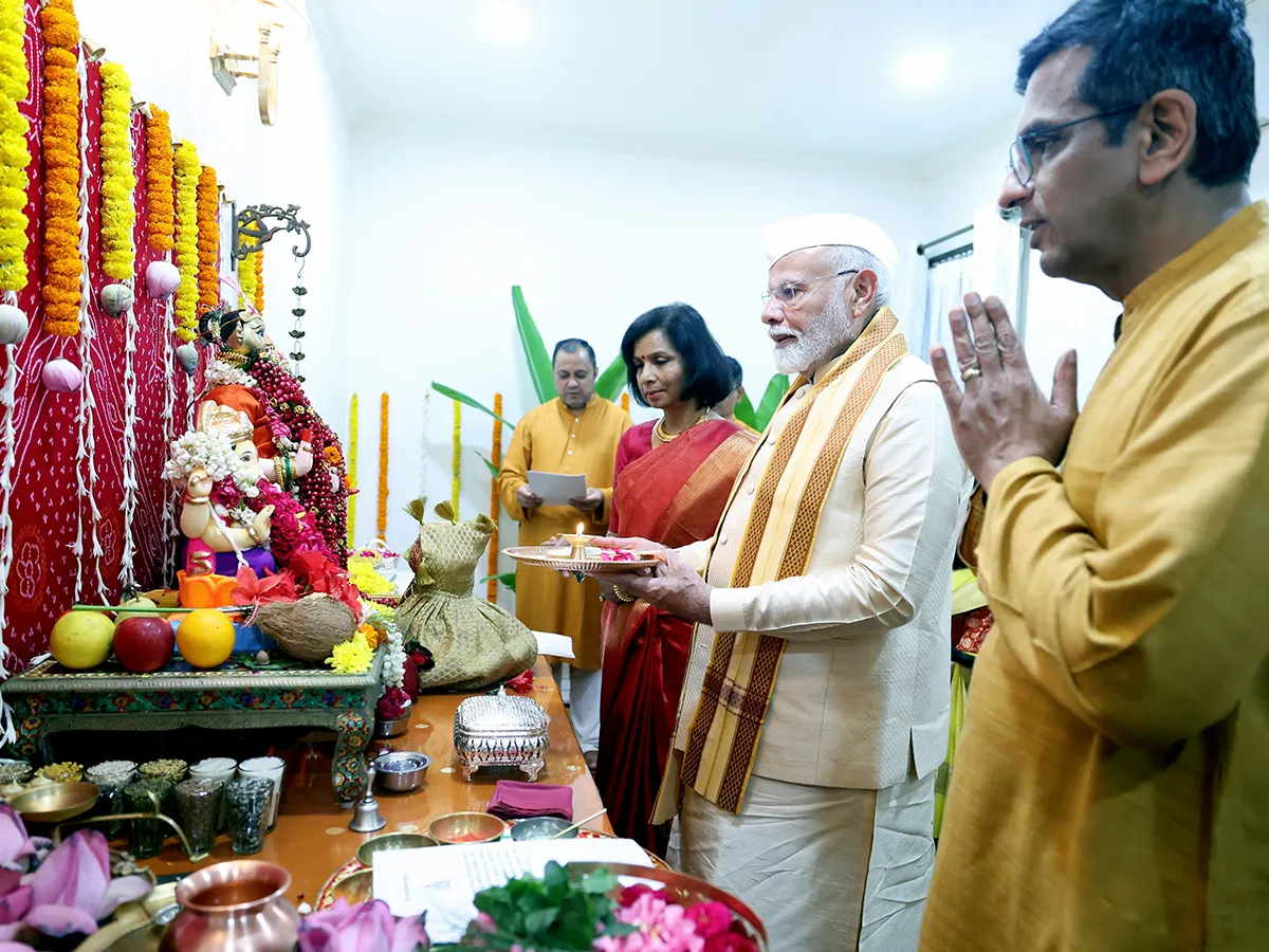 PM Modi participates in Ganpati Puja at CJI Chandrachud's Residence Photos