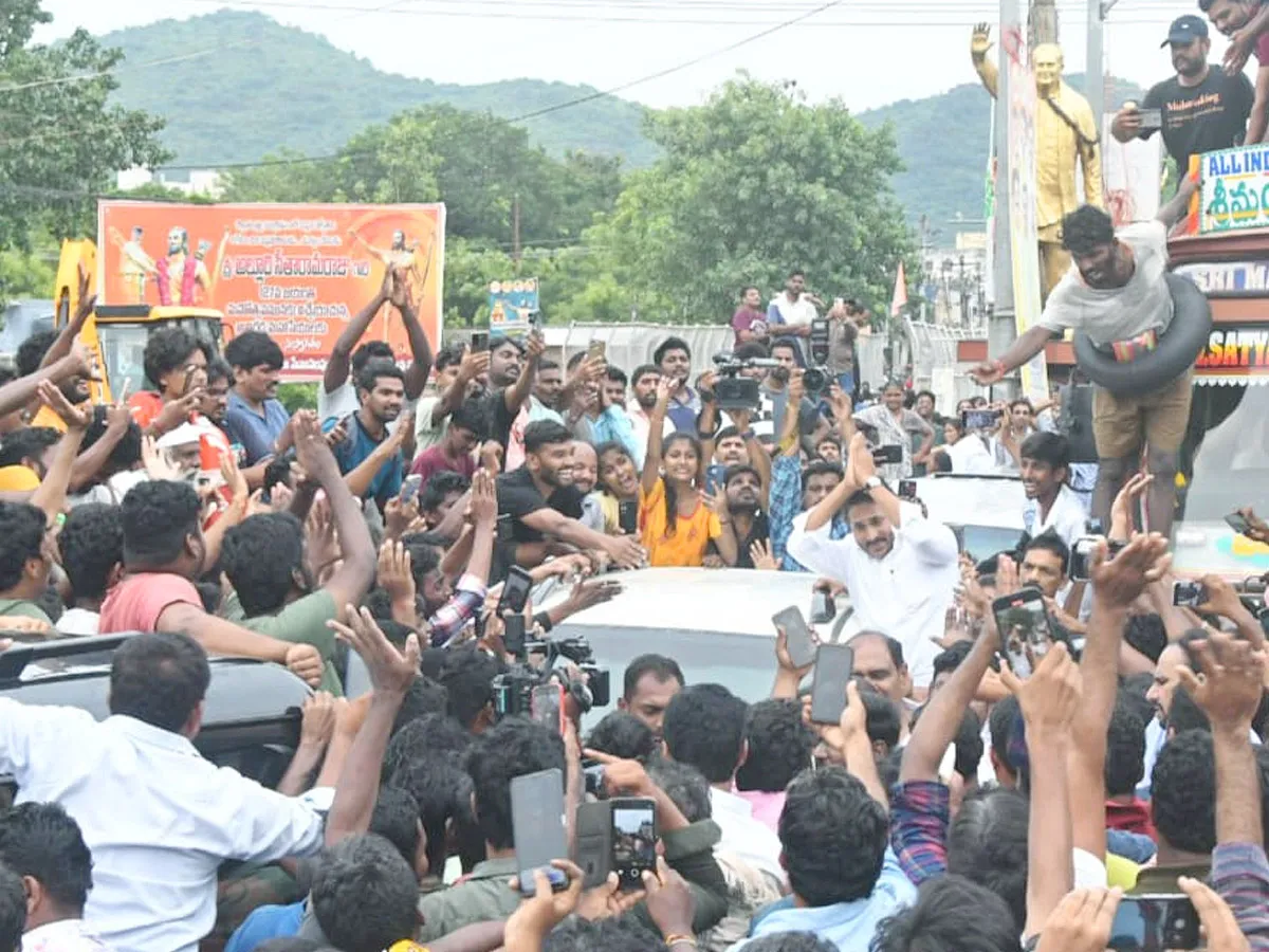 YS Jagan Visit Flooded Areas in Singh Nagar Photo Gallery