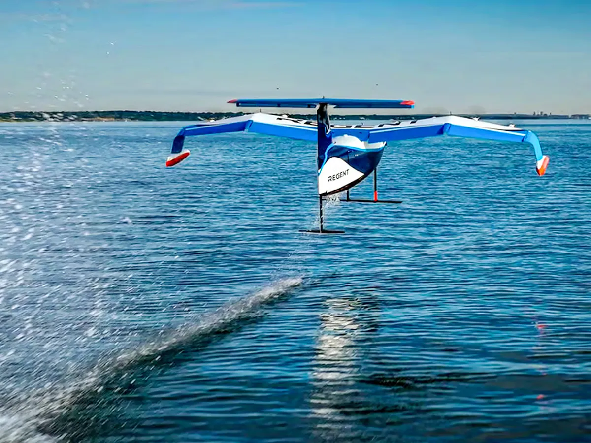 It Lands on Water Not A boat Its Just Flight Photos