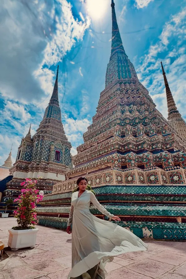 BiggbossTelugu fame Vithikasheru visits the Temple Buddha Wat Pho at thailand