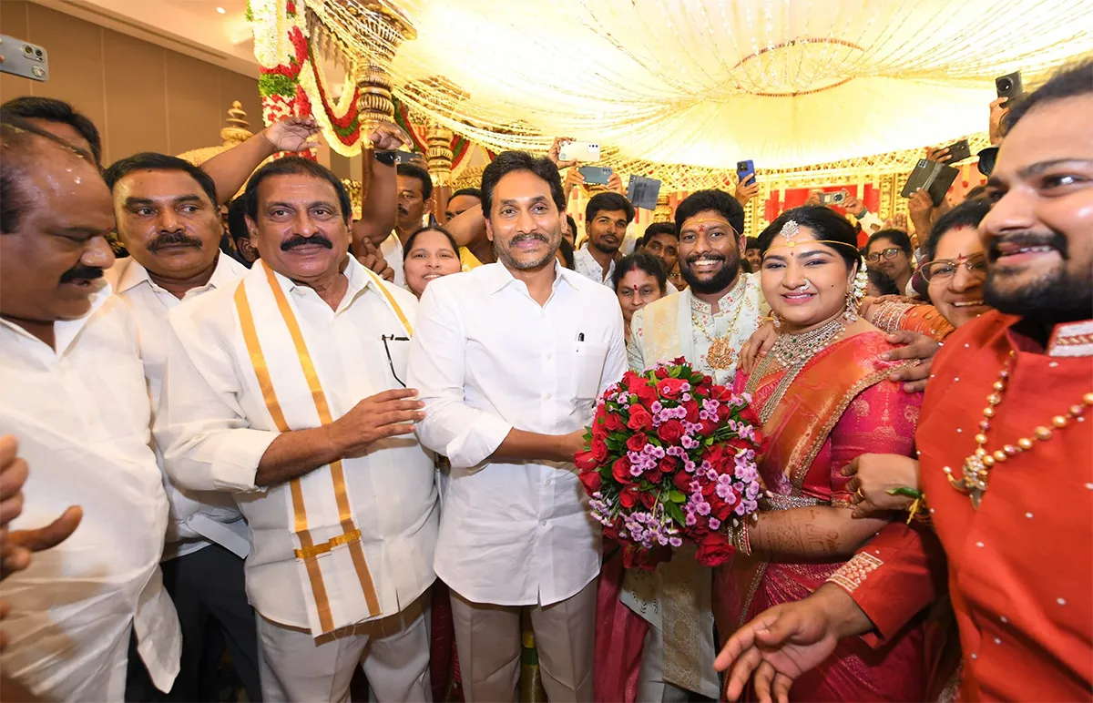 YS Jagan Attends Tanniru Nageswara Rao Daughter Marriage At Jaggaiahpet 10