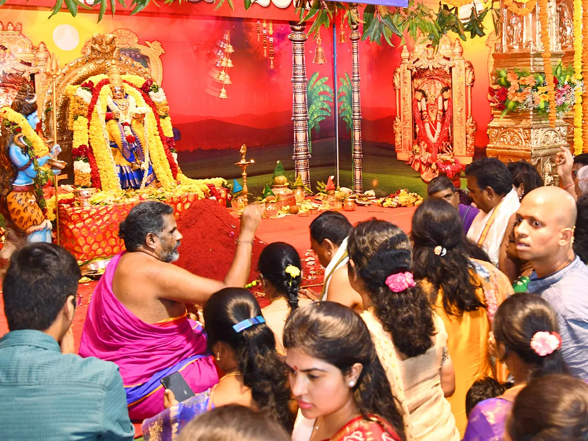 Dussehra Sarannavaratri Utsavalu 3rd Day at Indrakeeladri  Photos