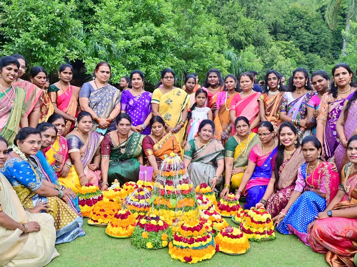 Bathukamma Celebrations in Jahnvi Womens College Photos