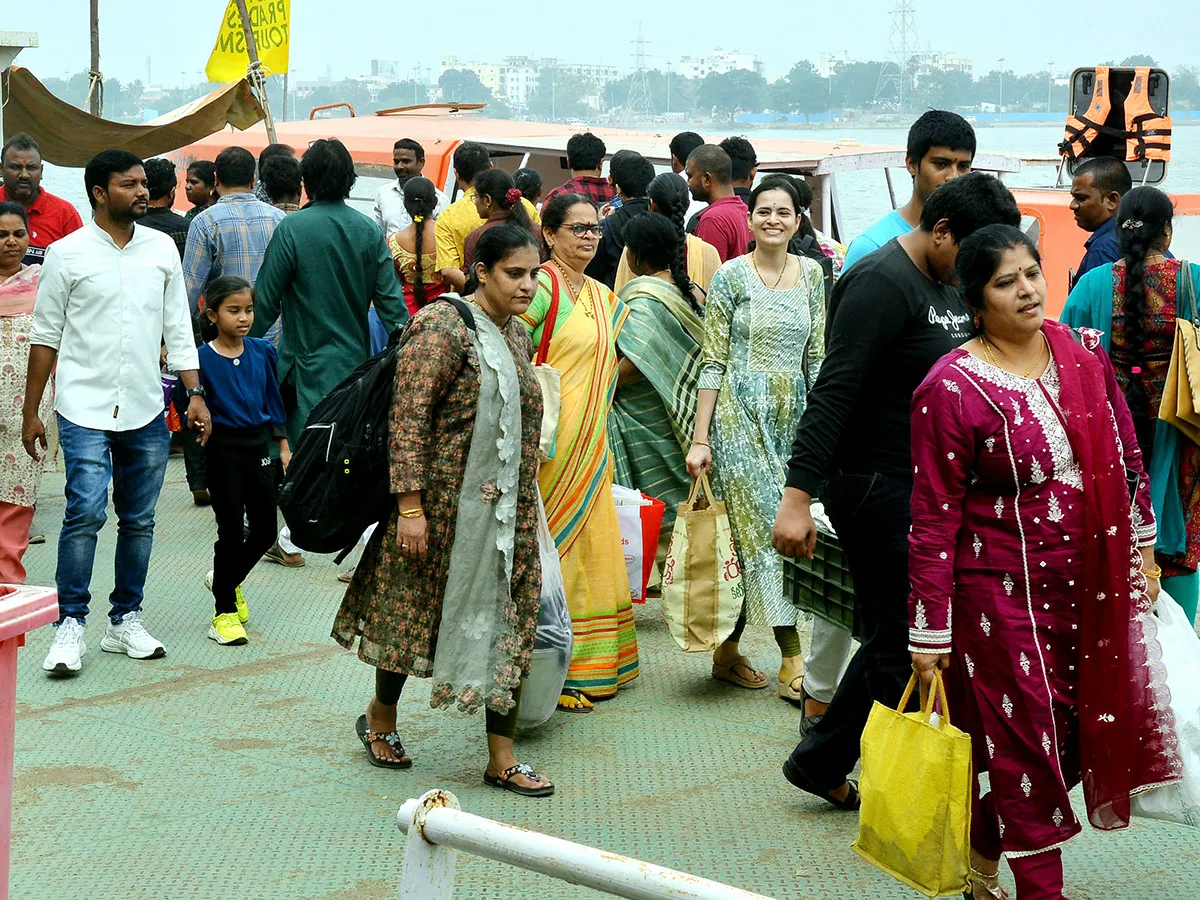 Kartika Vana Samaradhana At Vijayawada Bhavani island