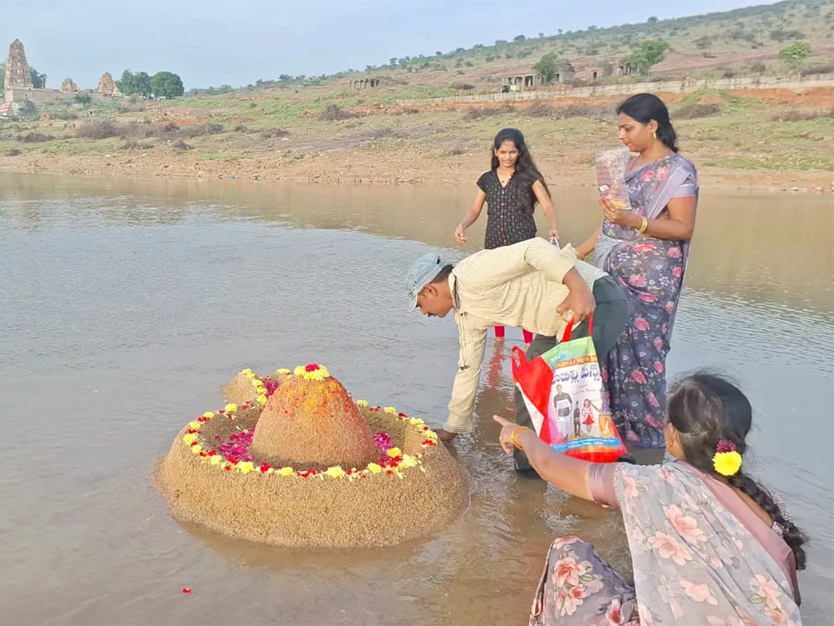 Saikata Lingam attracts devotees in Pushpagiri