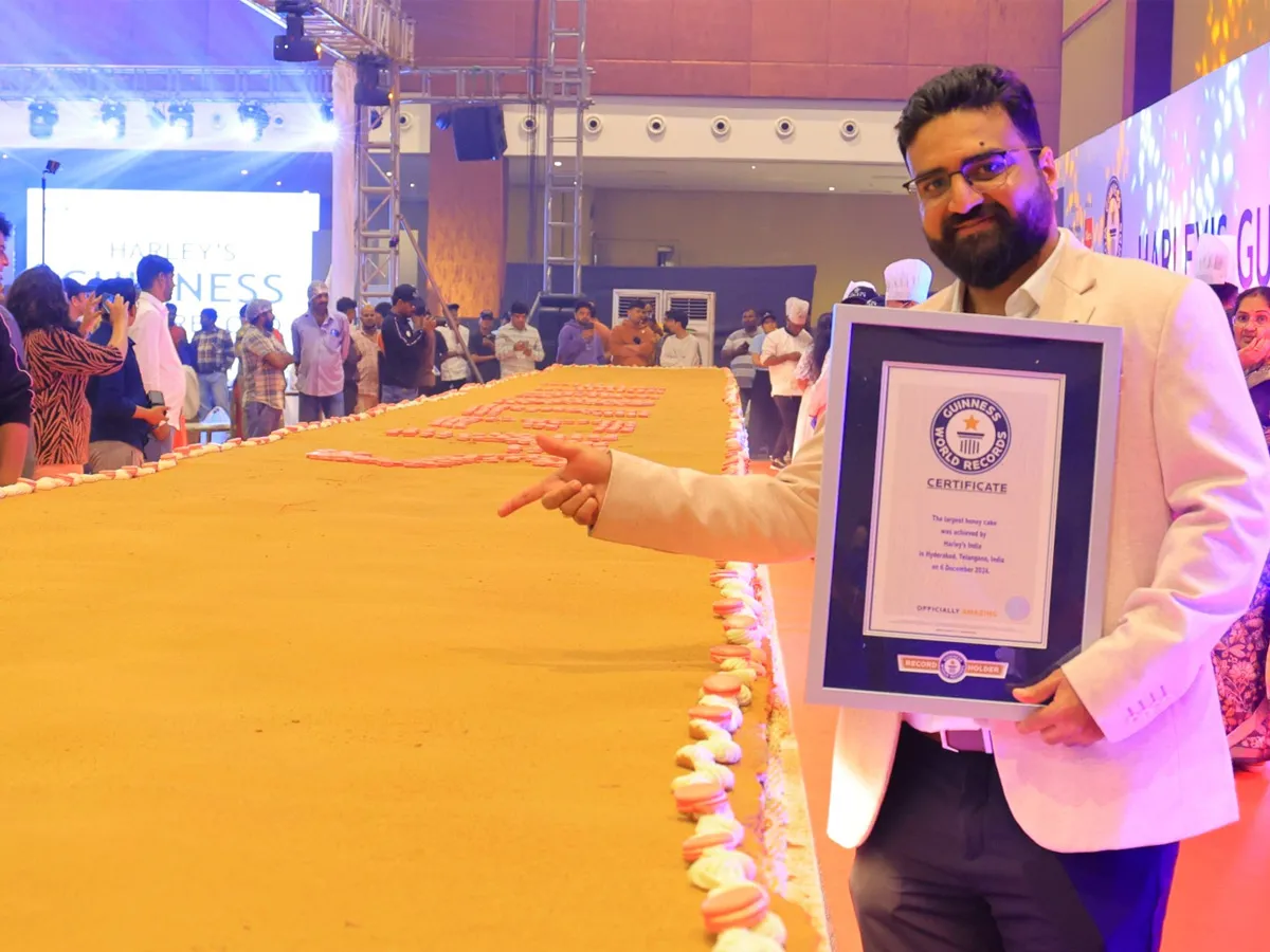 Bakers In Hyderabad Done Huge Size of 2254 Kg Russian Medovik Honey Cake, Creates Guinness Record photos