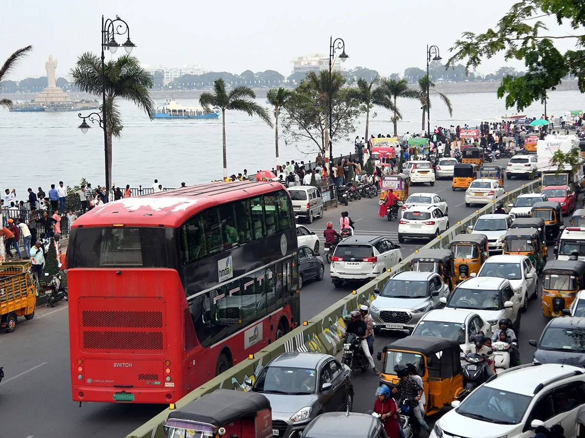 New Year Hussain Sagar is Bustling Photos