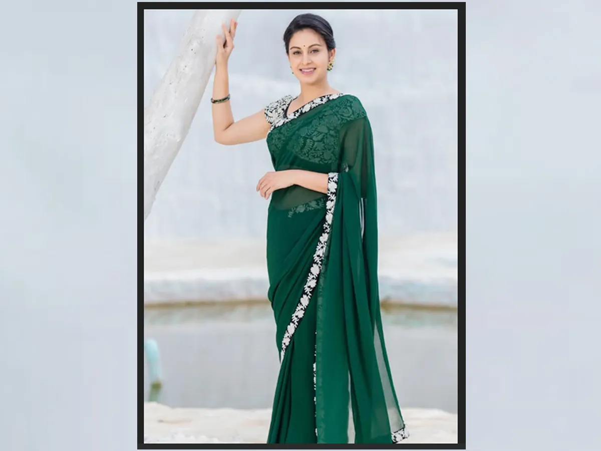 Abhinaya Looks Gorgeous In Green Saree: Photos