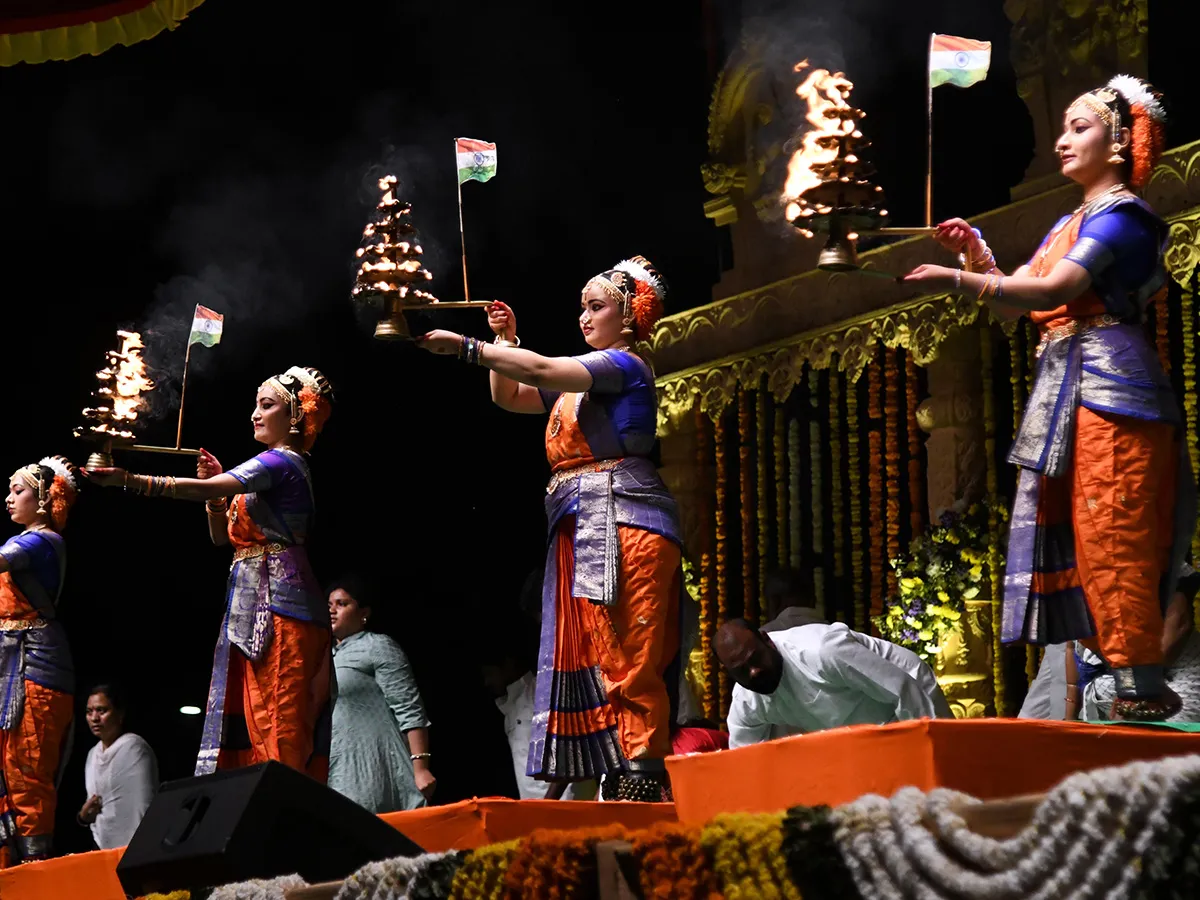 Maha Aarti to Mother India of Hussain Sagar Photos