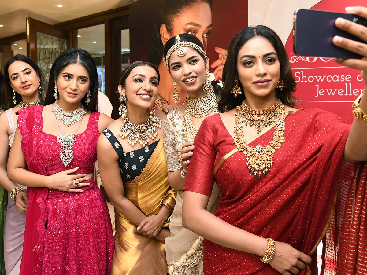 Tejaswi Madivada and Kamakshi Bhaskarla Gold Shop in Hyderabad