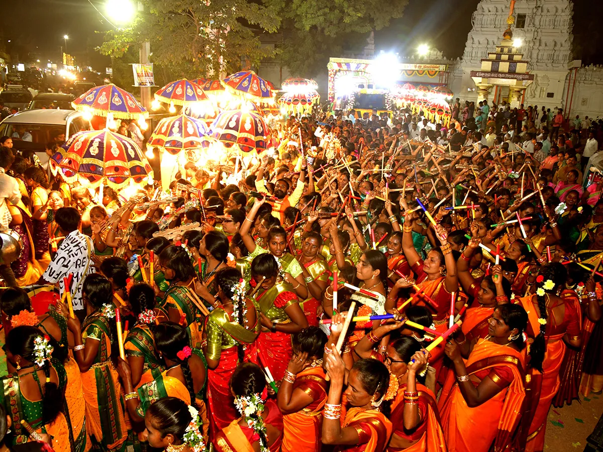  Cheruvugattu Jadala Parvathi Ramalingeswara Swamy Gramotsavam