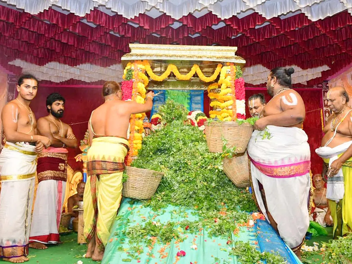 Pushpa Yagam Performed To Sri Lakshmi Venkateswara Swamy Temple In Kadapa Photos