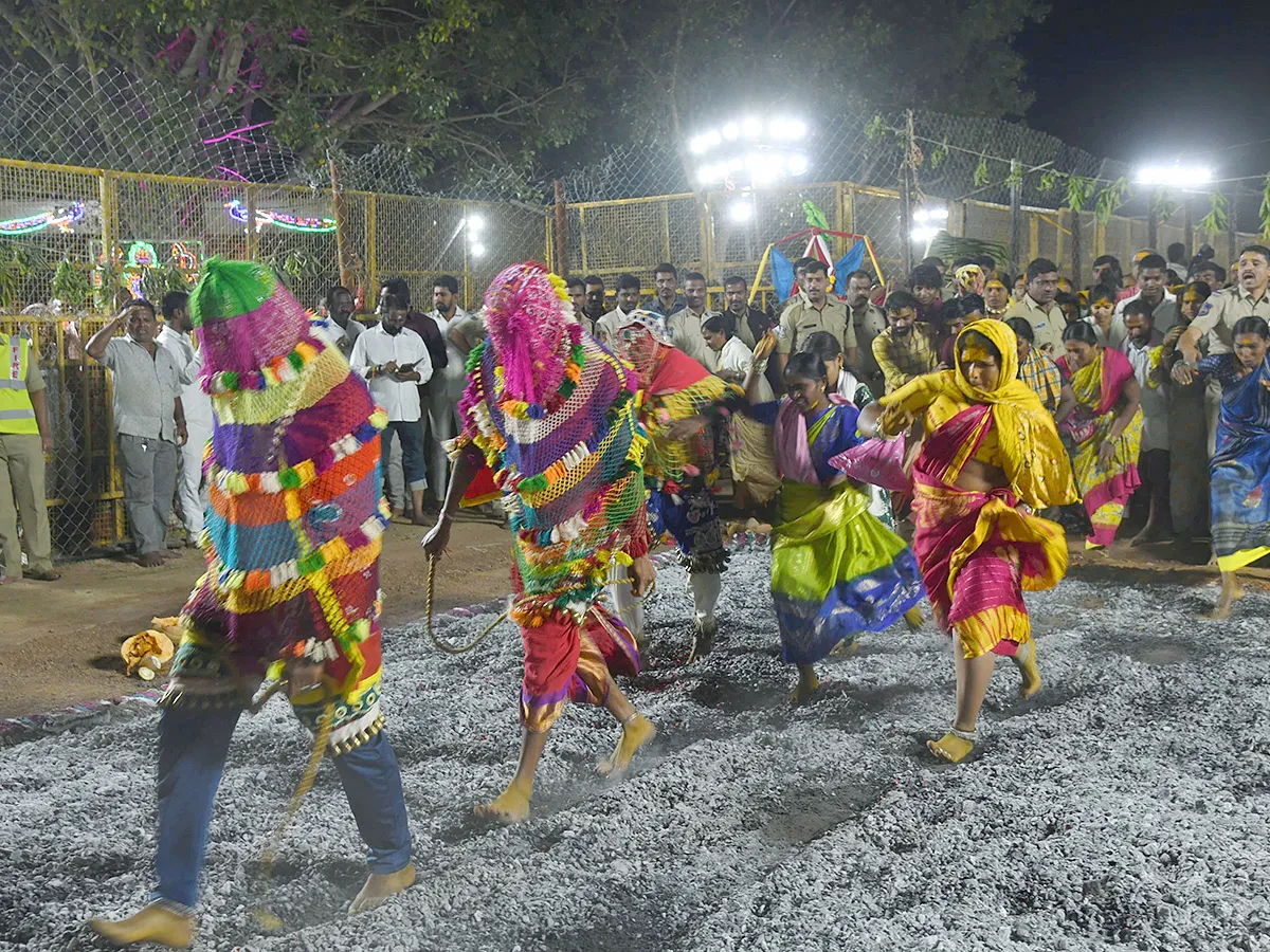 Mallanna Jathara Ends With Agnigundalu At Komuravelli Photos