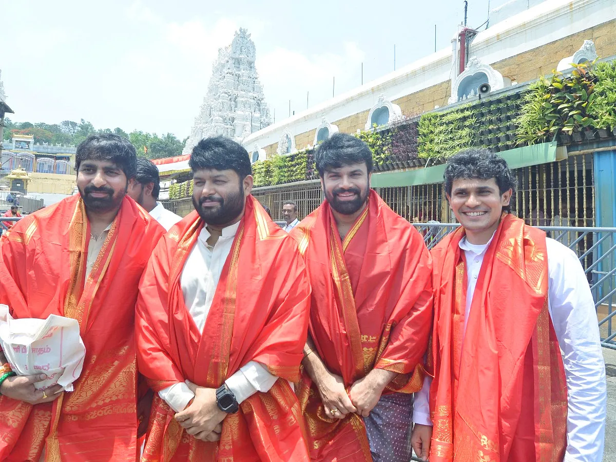 తిరుమల శ్రీవారి సేవలో గోపీచంద్‌ మలినేని, తమన్‌, అశ్విన్‌ బాబు (ఫోటోలు)