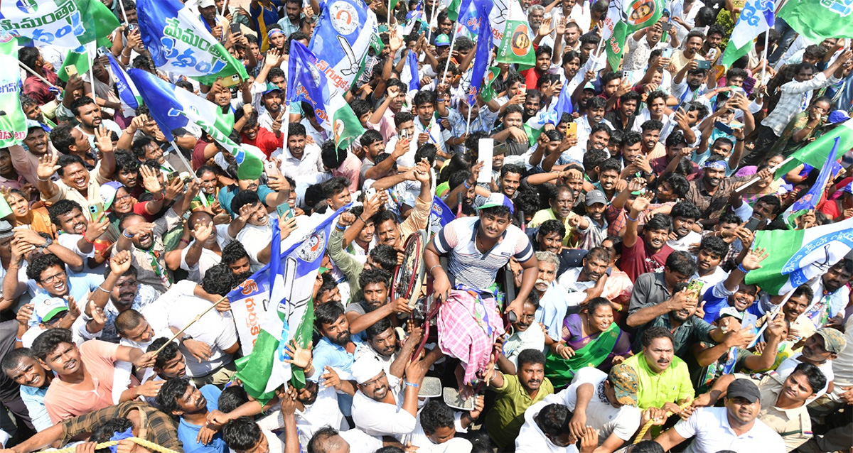 ys jagan memantha siddham bus yatra Anakapalle District photos - Sakshi14