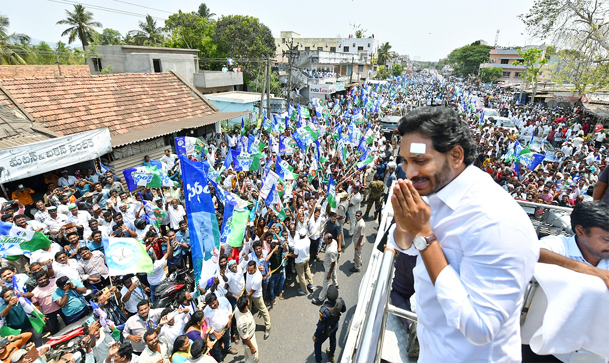 ys jagan memantha siddham bus yatra Anakapalle District photos - Sakshi20