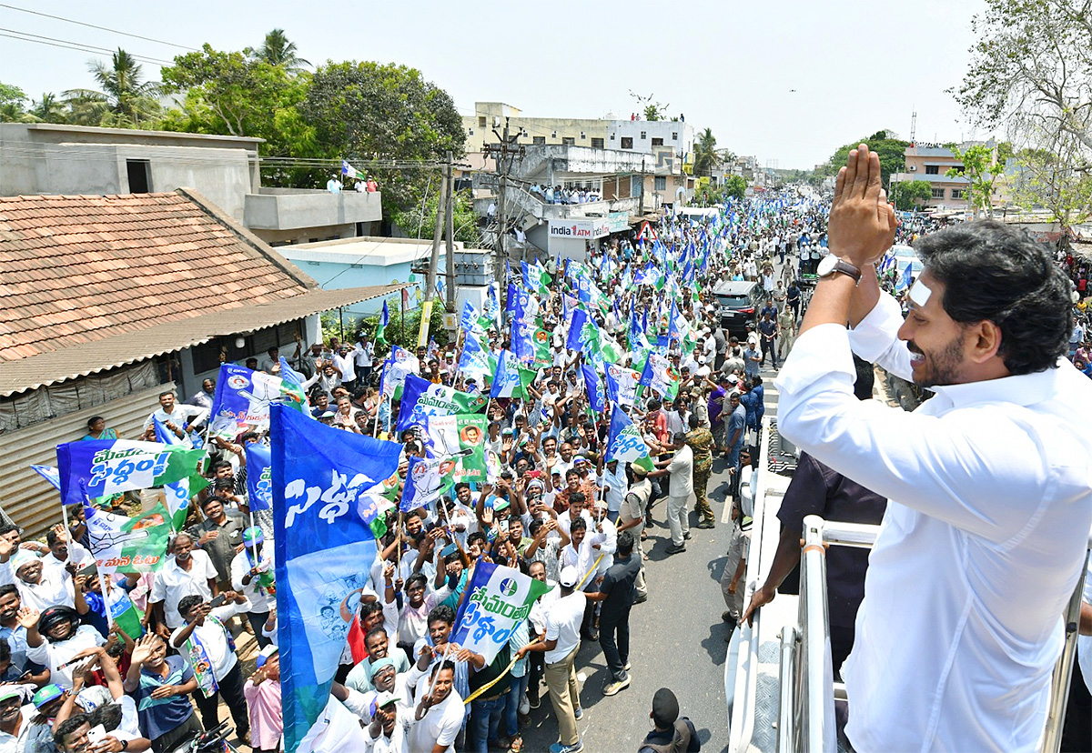 ys jagan memantha siddham bus yatra Anakapalle District photos - Sakshi21