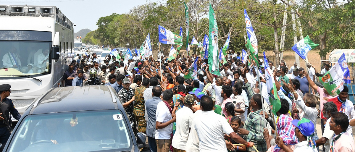 ys jagan memantha siddham bus yatra Anakapalle District photos - Sakshi22